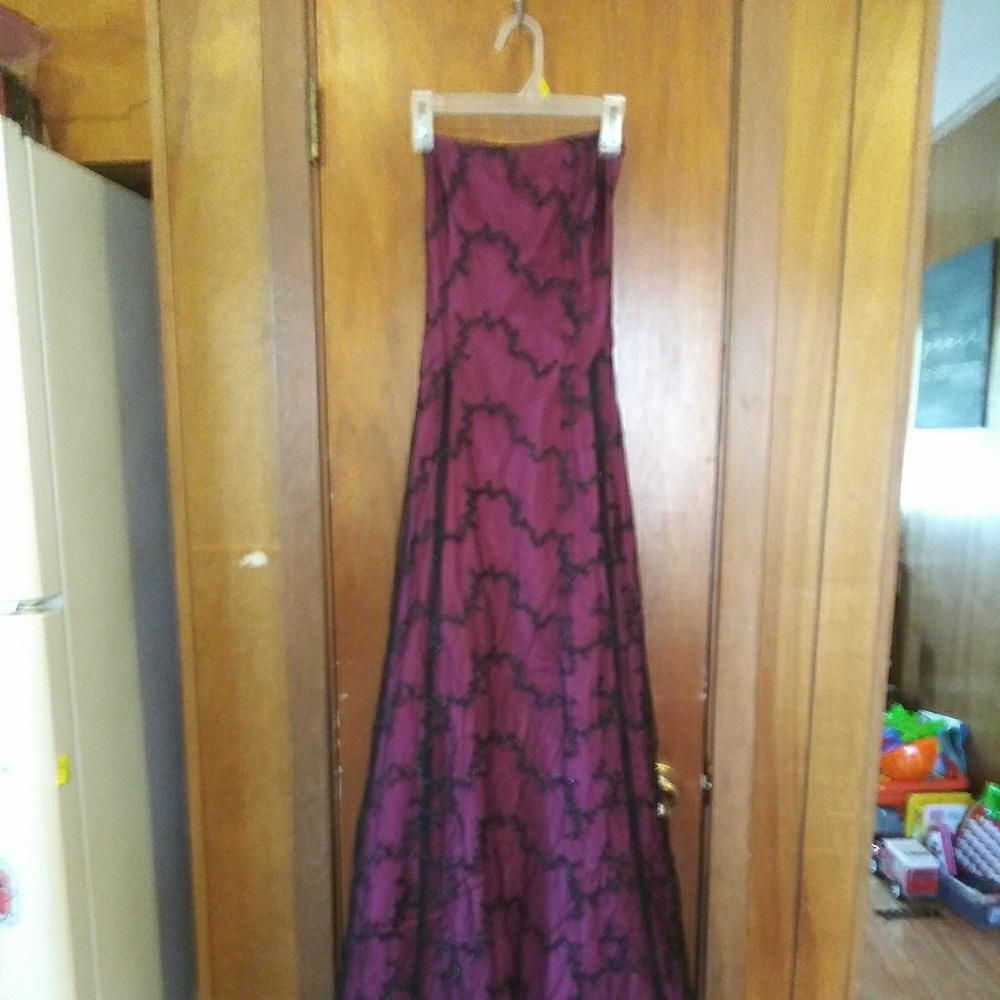 L.A.Glo black lace with maroon petticoat